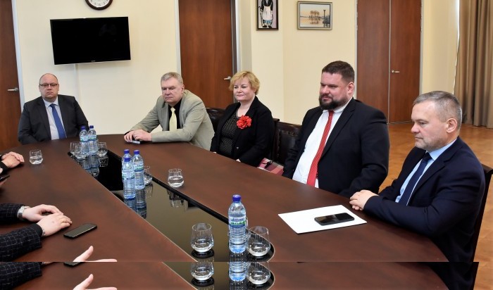 დავით გაბაიძემ  ბიალისტოკის, თორუნისა და კაუნასის უნივერსიტეტების მეცნიერთა დელეგაციას უმასპინძლა