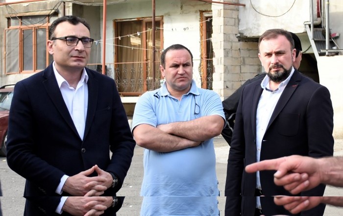 ტიტე აროშიძე ნიკო მუსხელიშვილის ქუჩის მცხოვრებლებს შეხვდა.