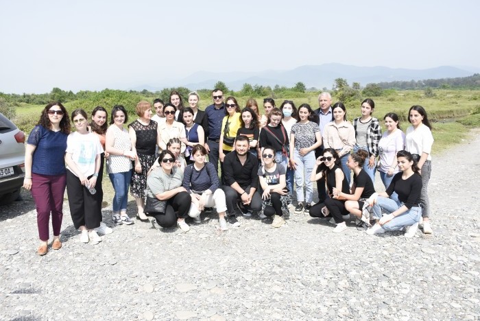 დასუფთავების აქცია გონიოში გარემოს დაცვის მსოფლიო დღეს 