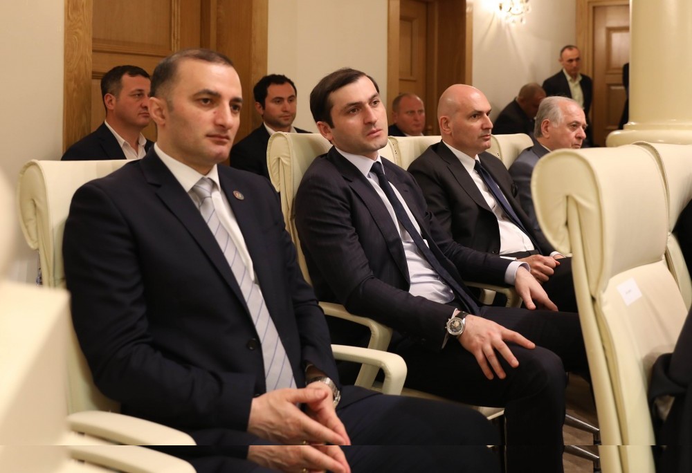 დავით გაბაიძე პრემიერ-მინისტრის ანგარიშს დაესწრო