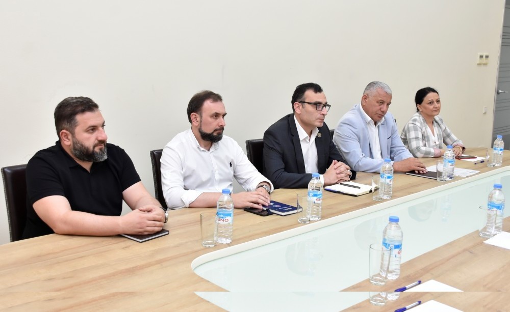 ტიტე აროშიძე და ფრიდონ ფუტკარაძე თურქ მეცნიერსა და ბიზნესმენს - ორჰან იავუზს შეხვდნენ