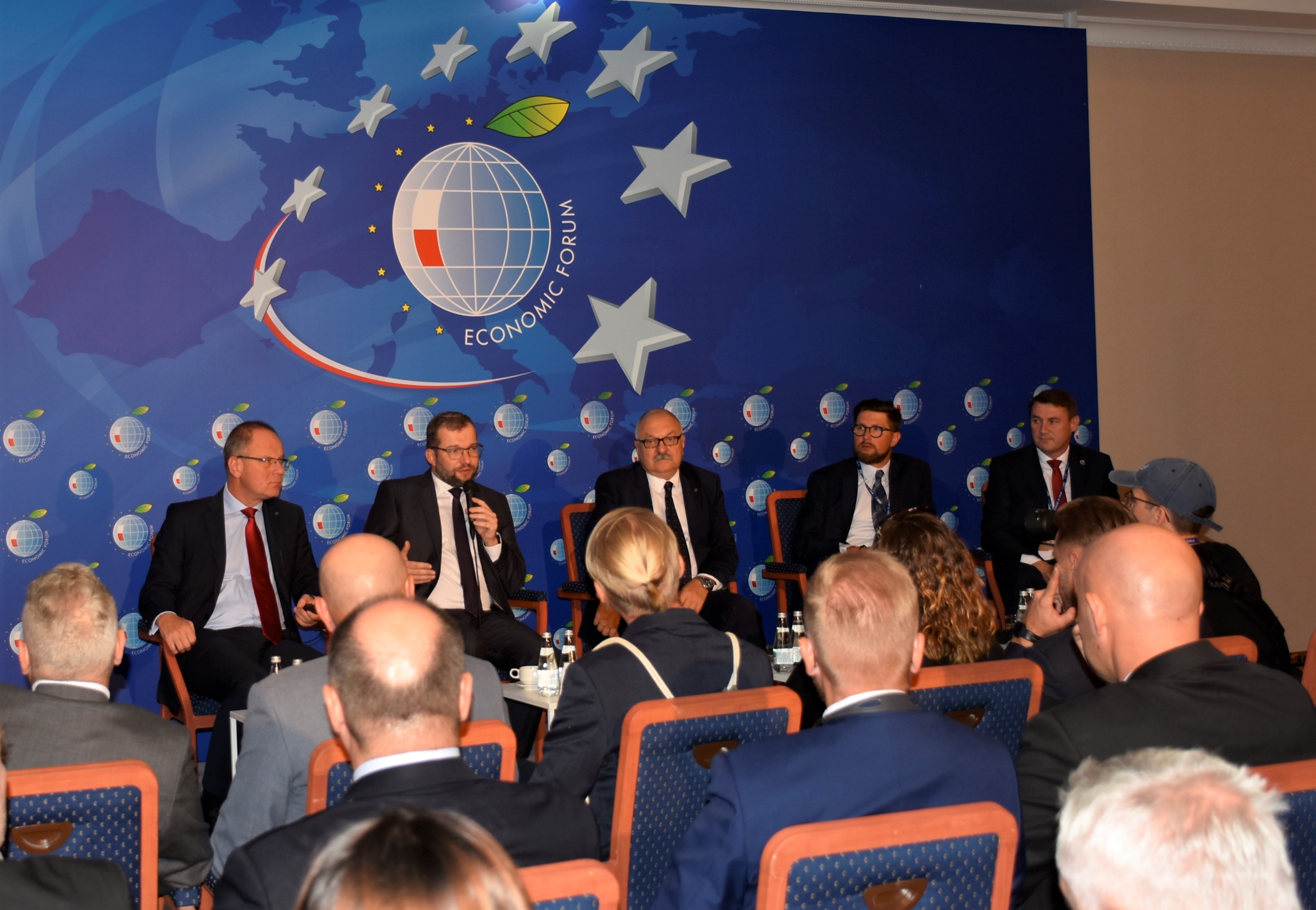 უმაღლესი საბჭოს დელეგაცია, დავით გაბაიძის მეთაურობით, პოლონეთში, კარპაჩის 31-ე ეკონომიკურ ფორუმში მონაწილეობდა