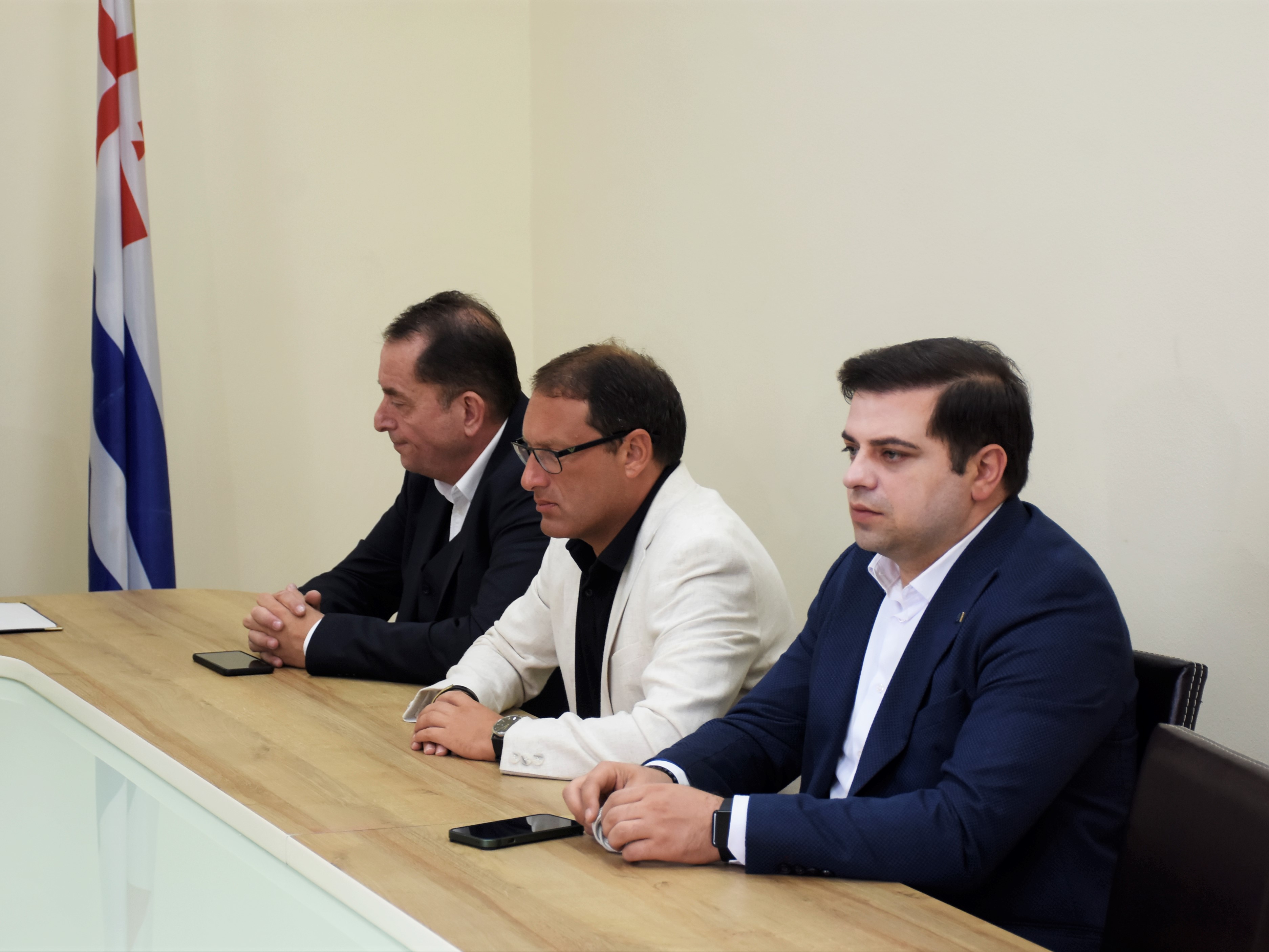 ბიუროს სხდომა