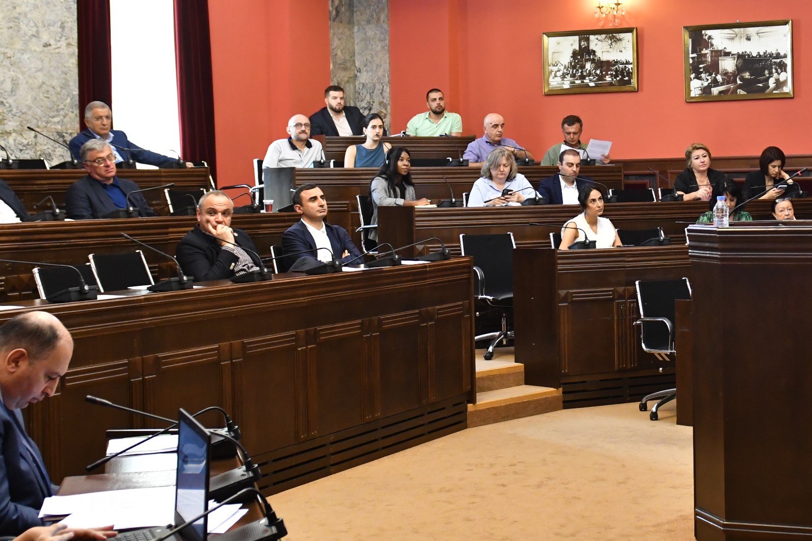 დავით გაბაიძემ პარლამენტის გარემოს დაცვისა და ბუნებრივი რესურსების კომიტეტს მესამე მოსმენით წარუდგინა უმაღლესი საბჭოს  საკანონმდებლო ინიციატივა