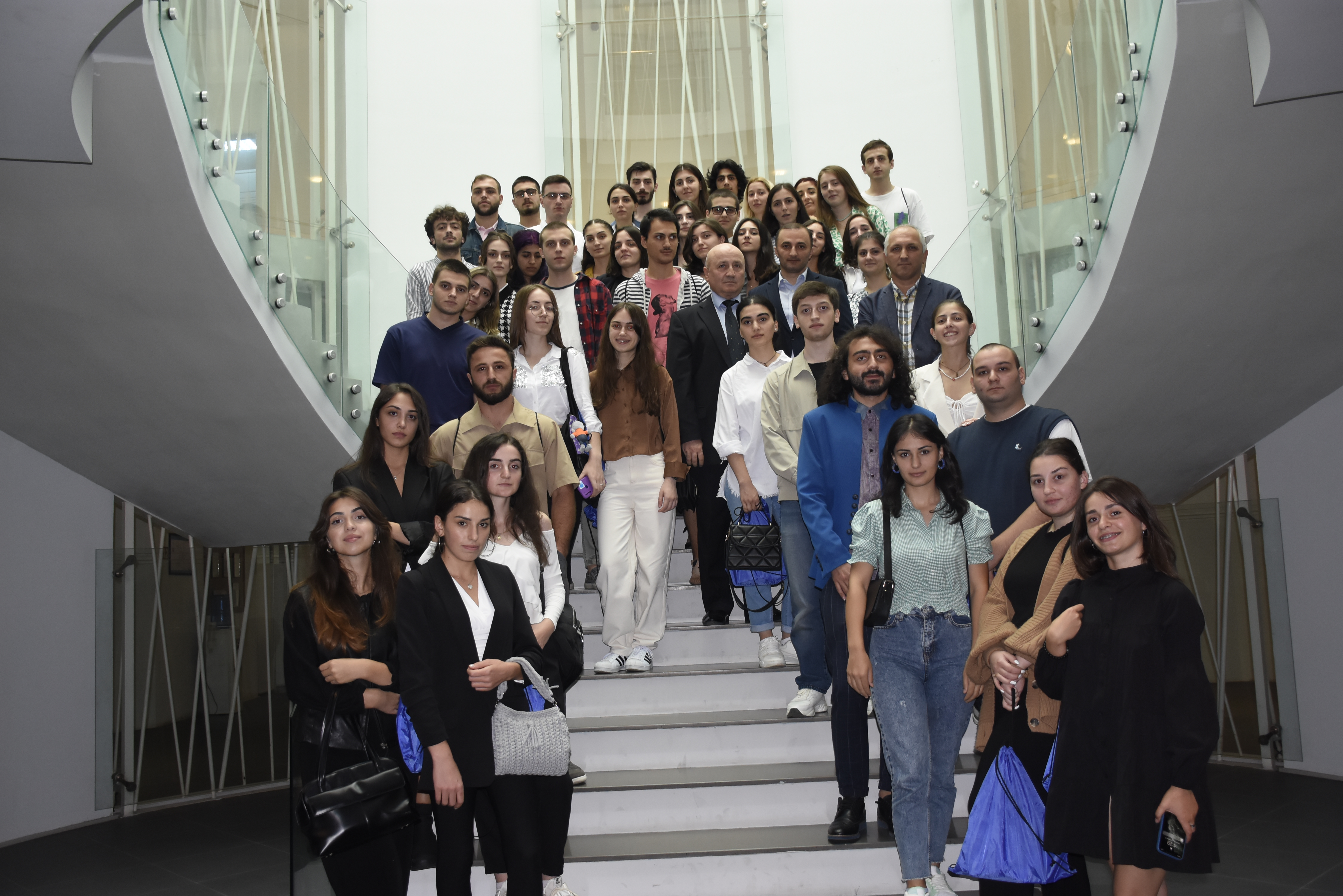 დავით გაბაიძე ჟან მონეს საზაფხულო სკოლის - „კონსტიტუციური დემოკრატია ევროკავშირში: თანამედროვე გამოწვევები“ მონაწილეებს შეხვდა