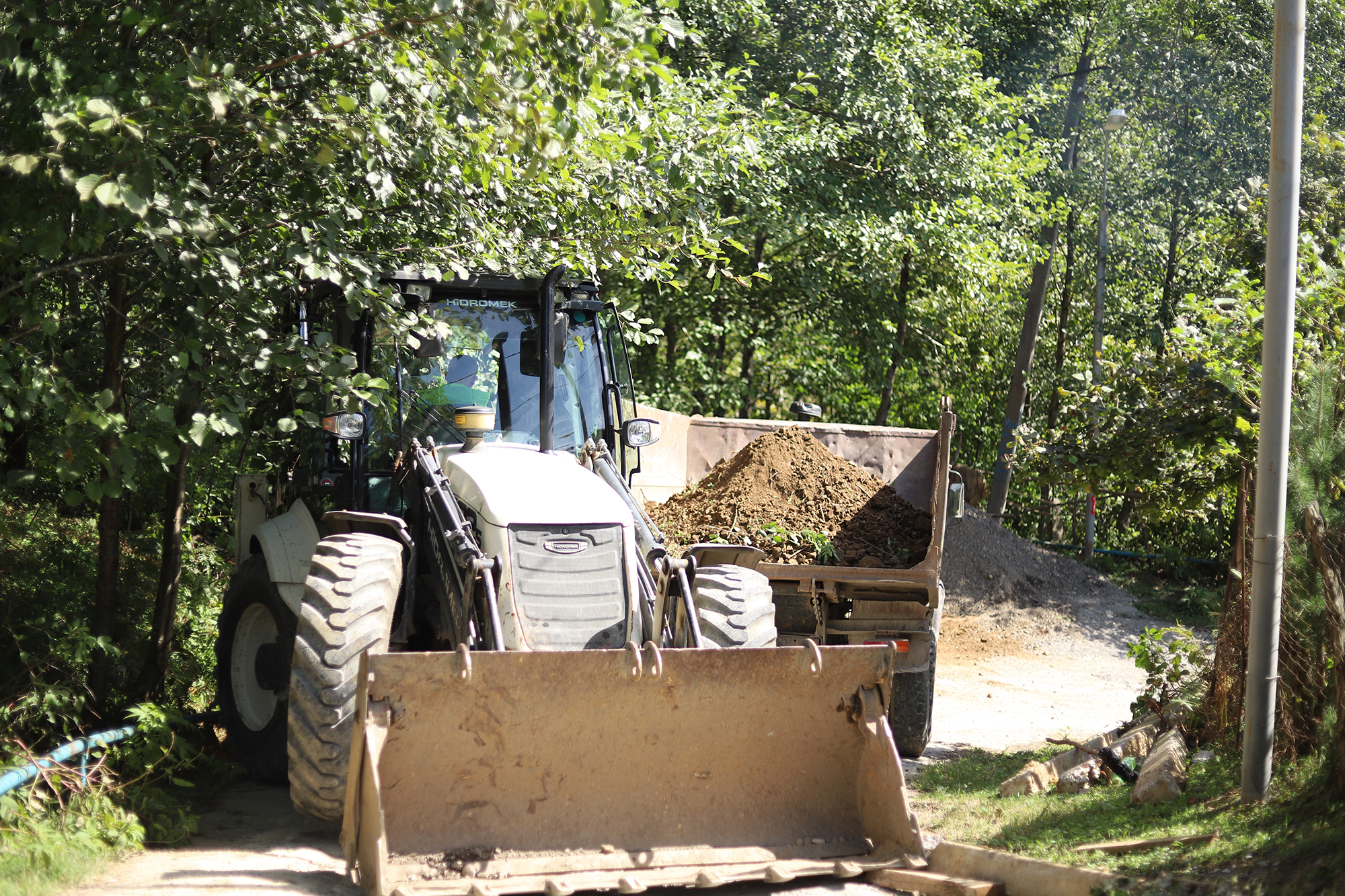 სოფელ ერგეში ადგილობრივი მნიშვნელობის საავტომობილო გზის სარეაბილიტაციო სამუშაოები მიმდინარეობს