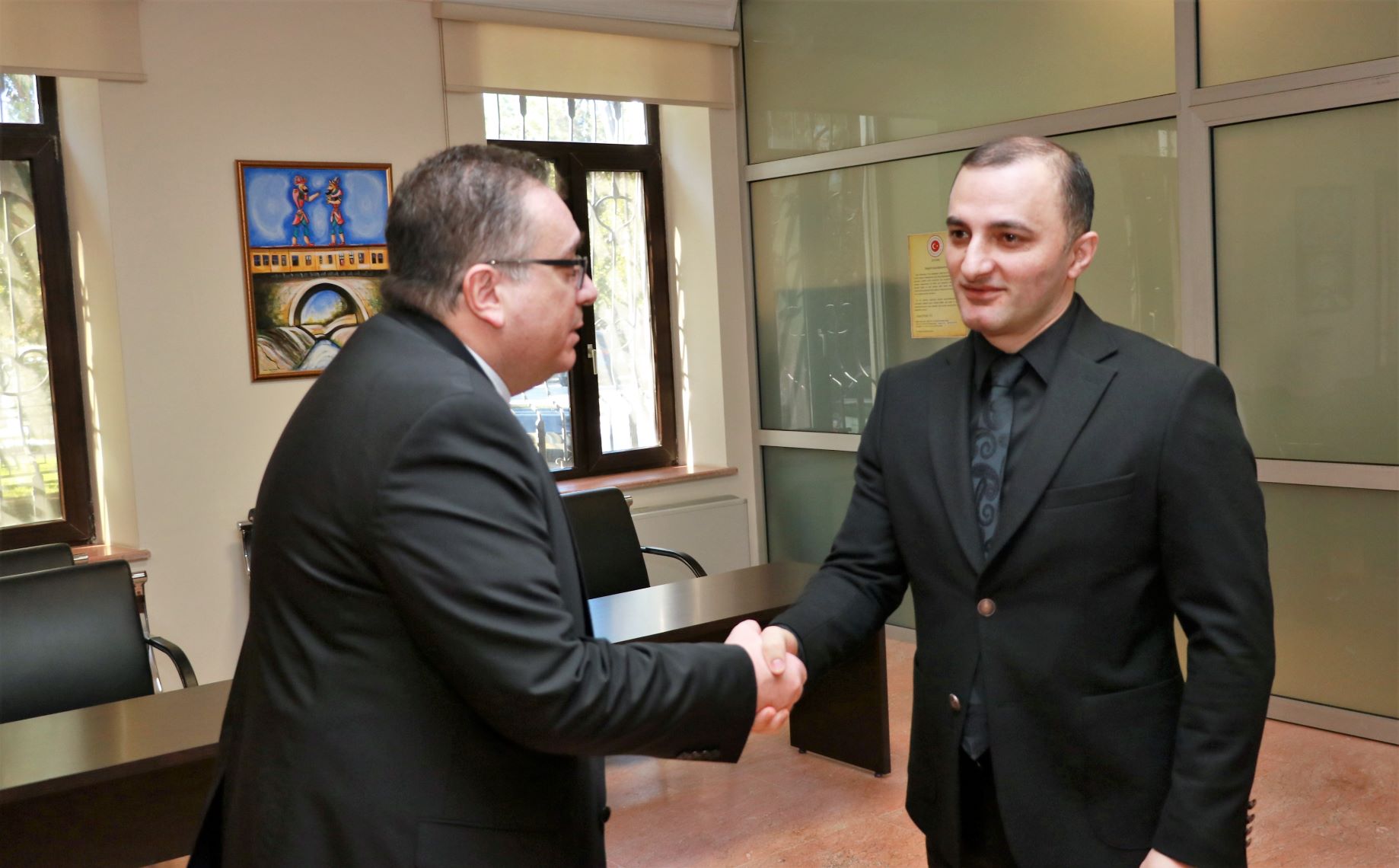 დავით გაბაიძემ თურქეთის გენერალურ საკონსულოში გახსნილ სამძიმრის წიგნში ჩანაწერი დატოვა