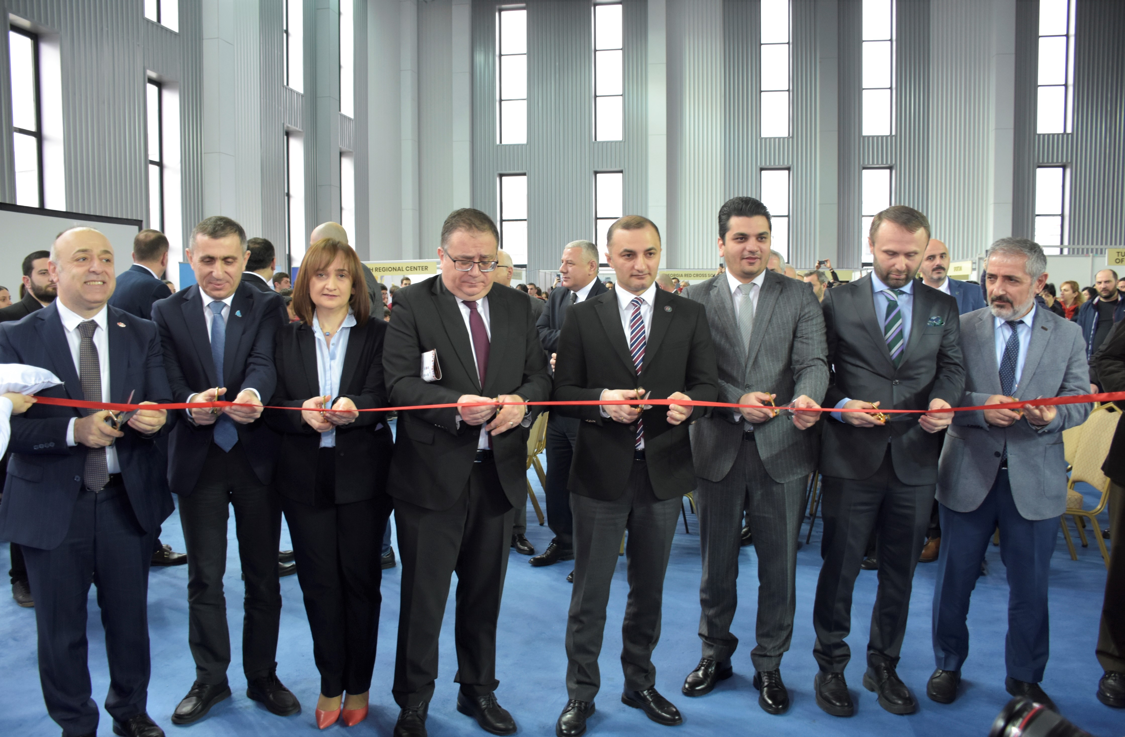 წიგნისა და უმაღლესი განათლების პირველი საერთაშორისო გამოფენა 