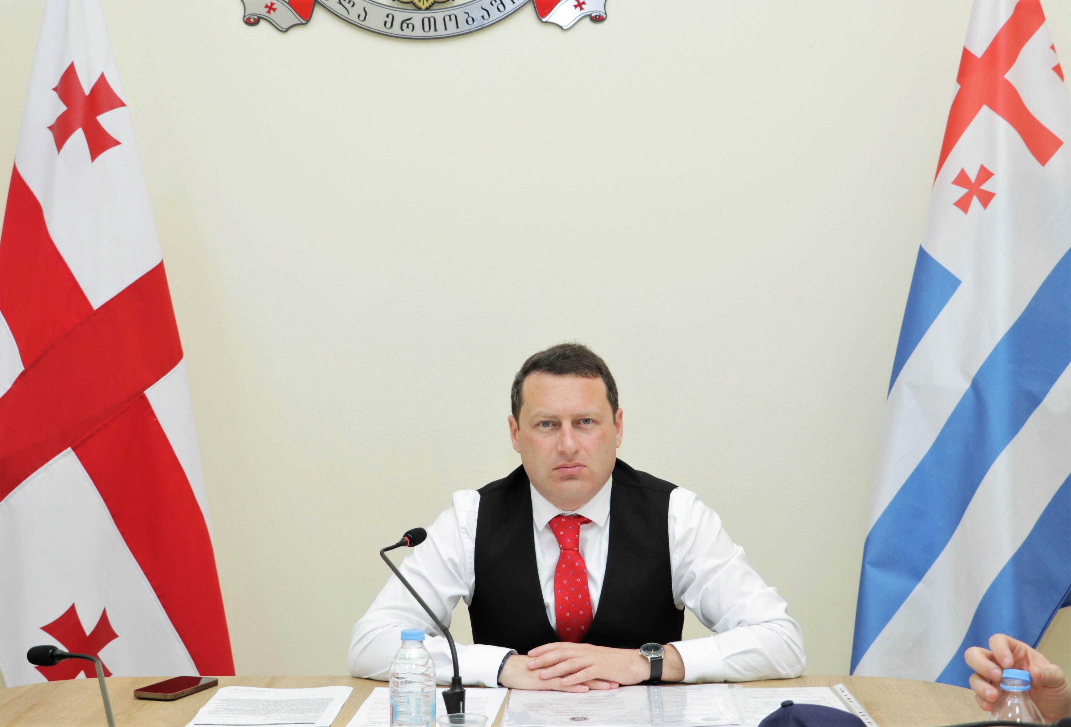 საკონსტიტუციო, იურიდიულ და საპროცედურო საკითხთა კომიტეტის სხდომა