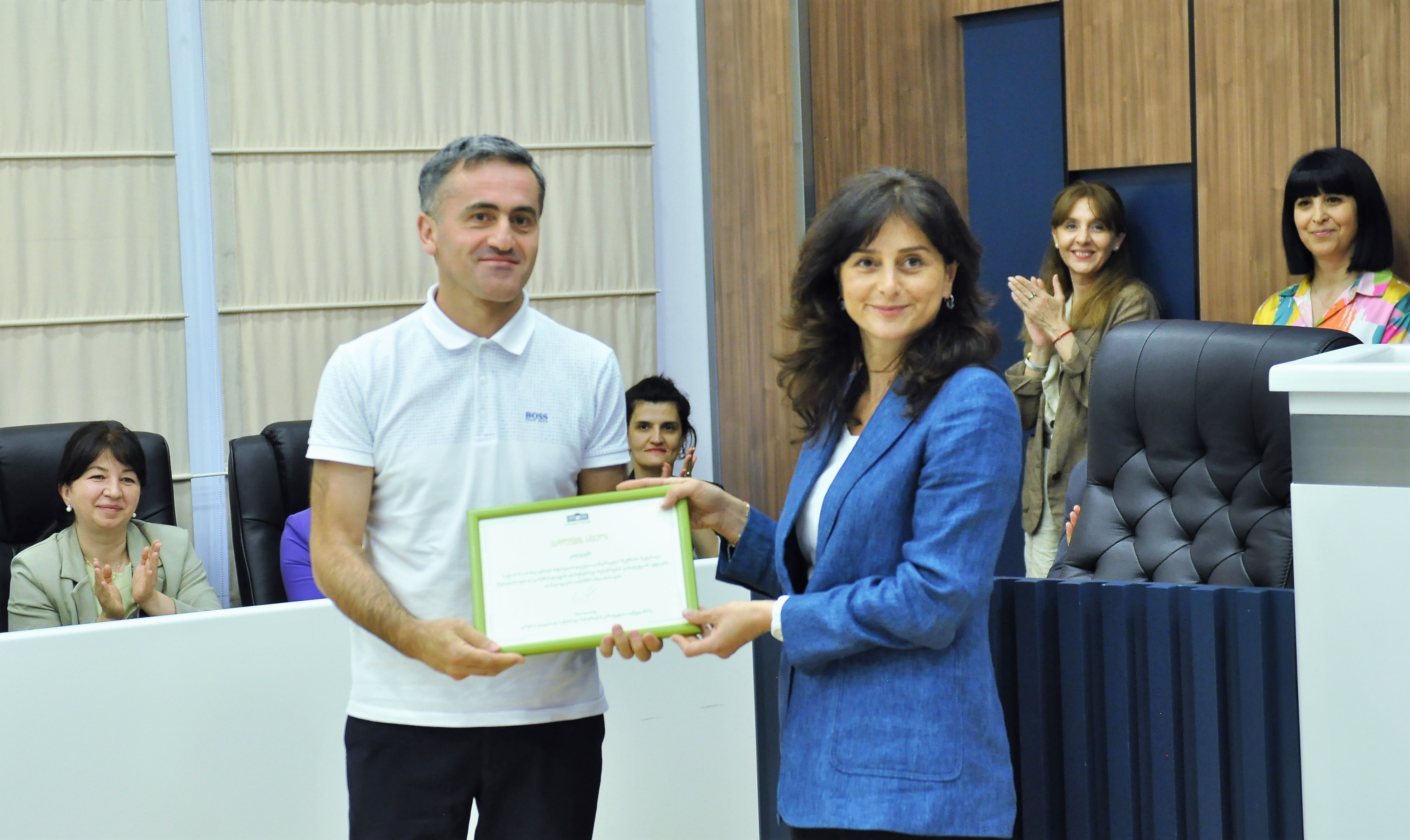 პარლამენტის გარემოსა და ბუნებრივი რესურსების კომიტეტის გასვლითი სხდომა