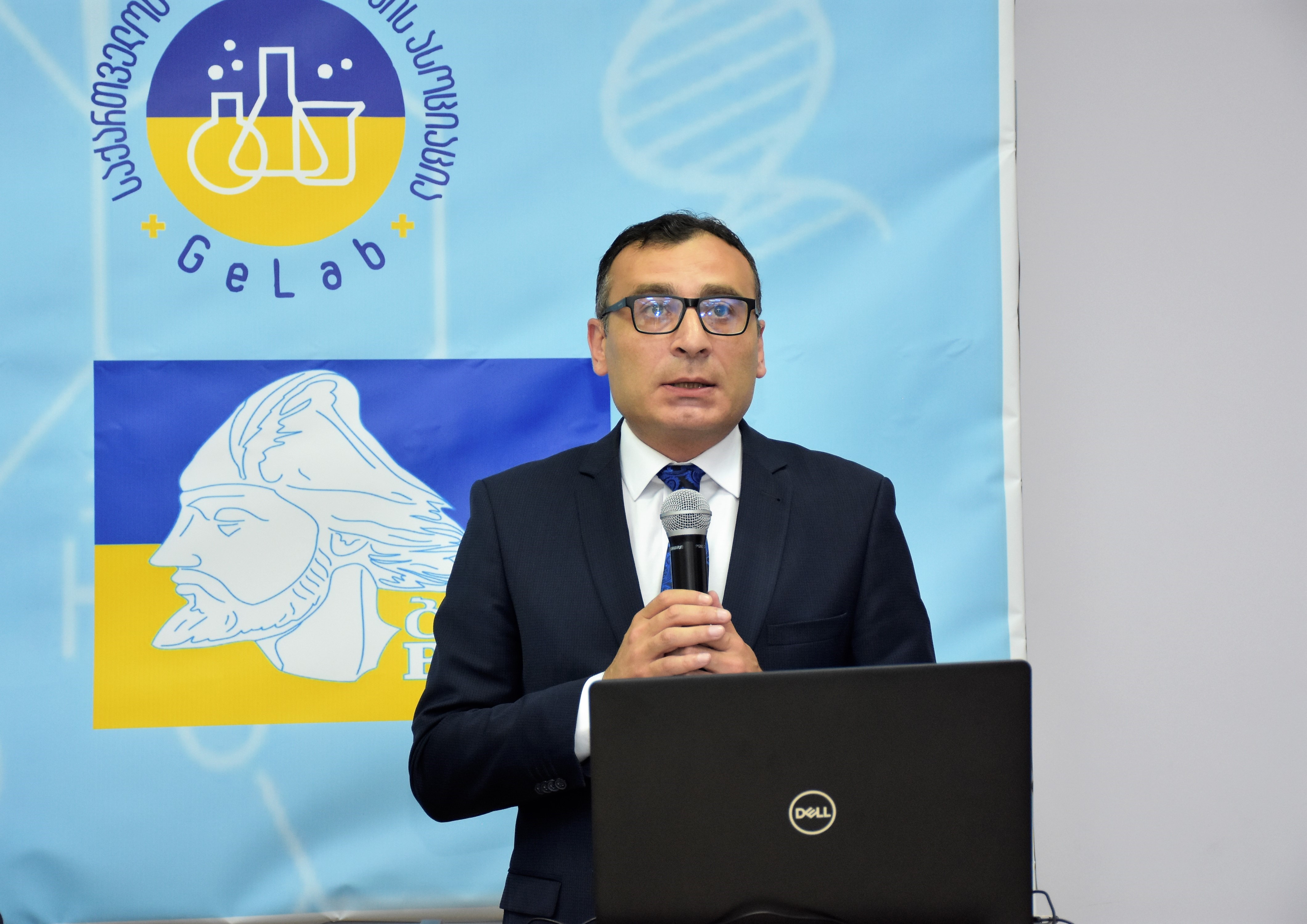 ტიტე აროშიძე ბსუ-ში საერთაშორისო სამეცნიერო კონფერენციის  გახსნას დაესწრო