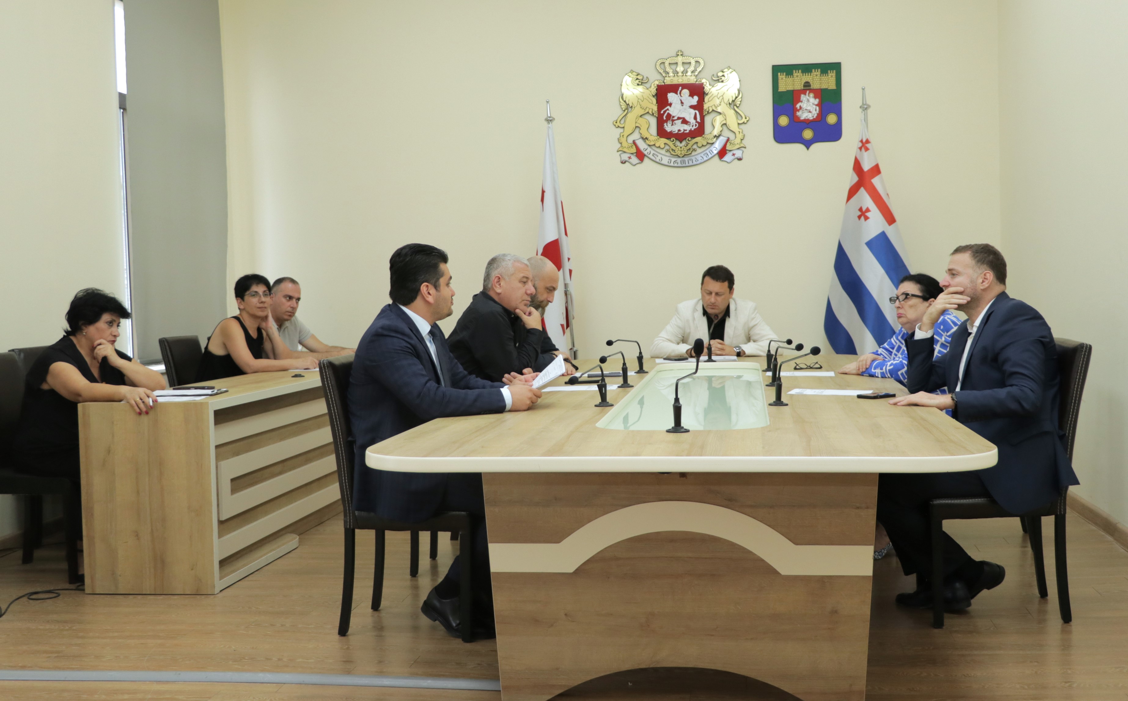 კომიტეტმა ბიუჯეტის ორი კვარტლის შესრულება განიხილა