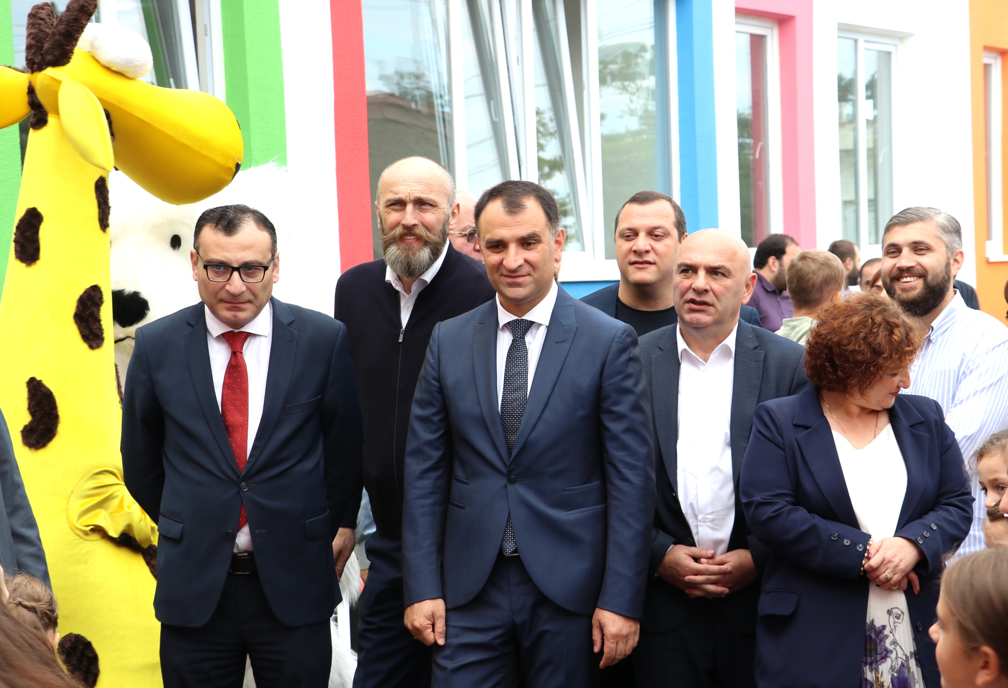 სამი ახალი ბაღი საზეიმოდ გაიხსნა 