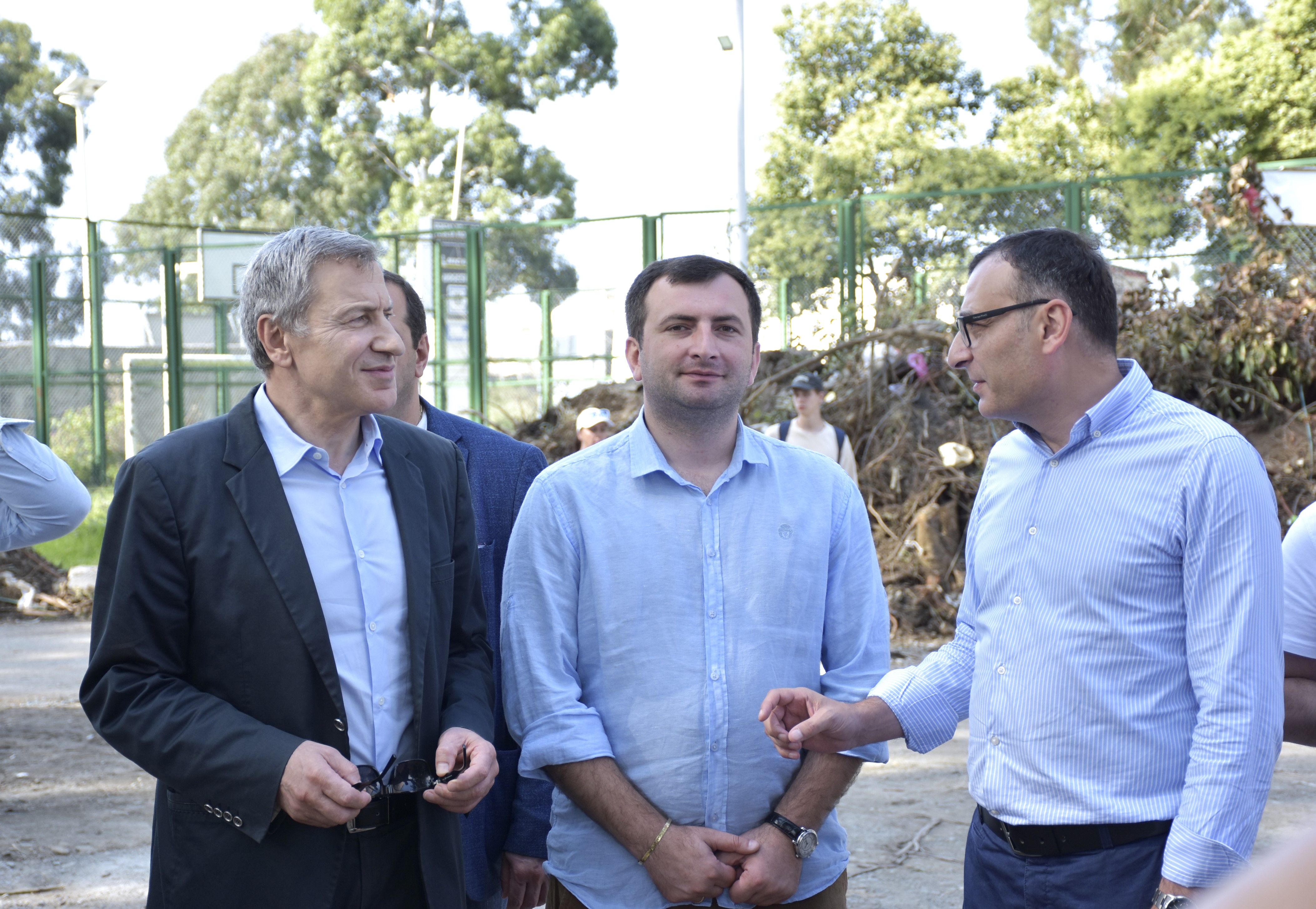 მირიან  მეფის ქუჩის N13-15-ის მიმდებარედ  სკვერი შენდება