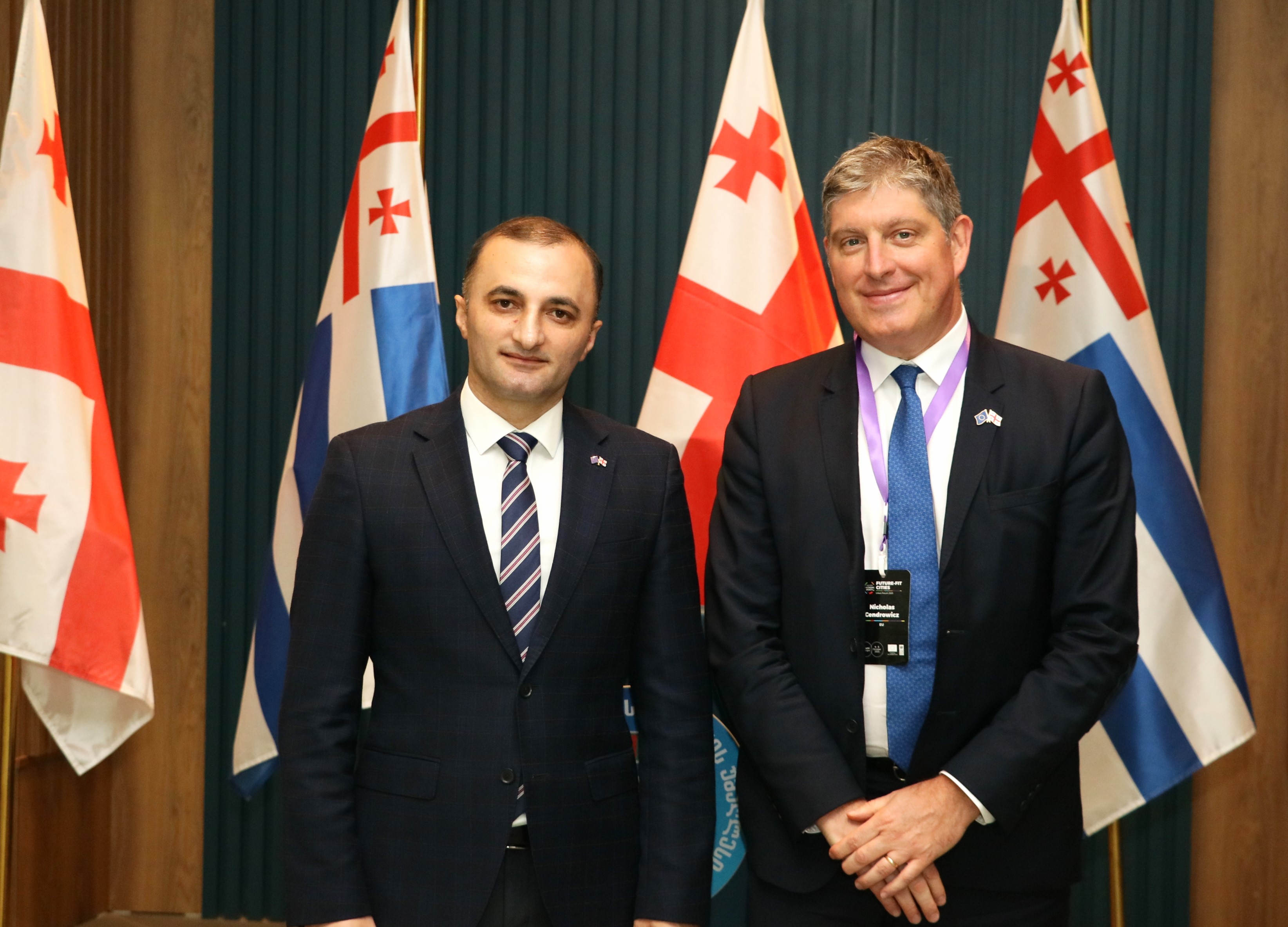 დავით გაბაიძე ნიკოლას სენდროვიჩს შეხვდა