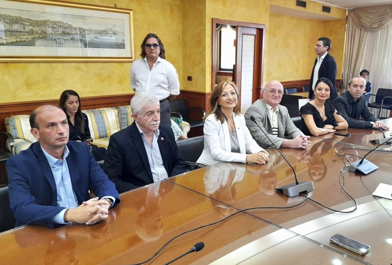 ირაკლი ჩავლეიშვილი, აჭარის დელეგაციასთან ერთად,  ქალაქ ნეაპოლში, კამპანიის რეგიონის საბჭოს თავმჯდომარის მოადგილეს შეხვდა