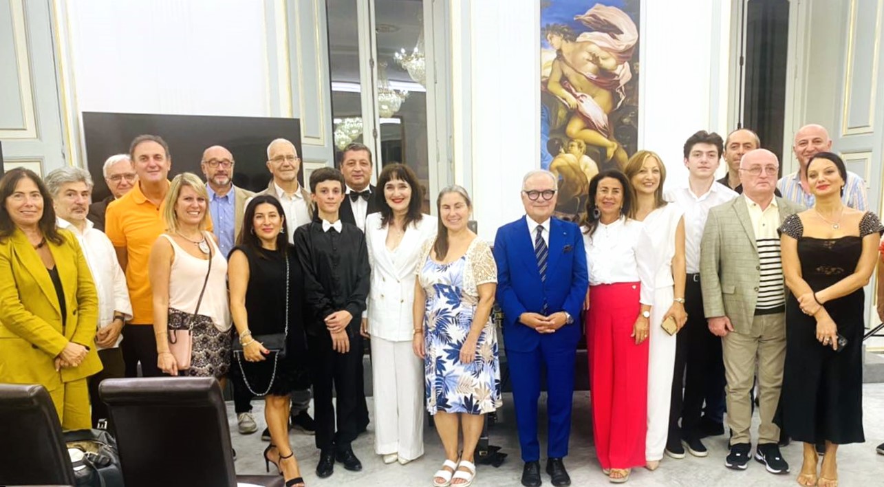 ირაკლი ჩავლეიშვილი, აჭარის დელეგაციასთან ერთად,  ქალაქ ნეაპოლში, კამპანიის რეგიონის საბჭოს თავმჯდომარის მოადგილეს შეხვდა