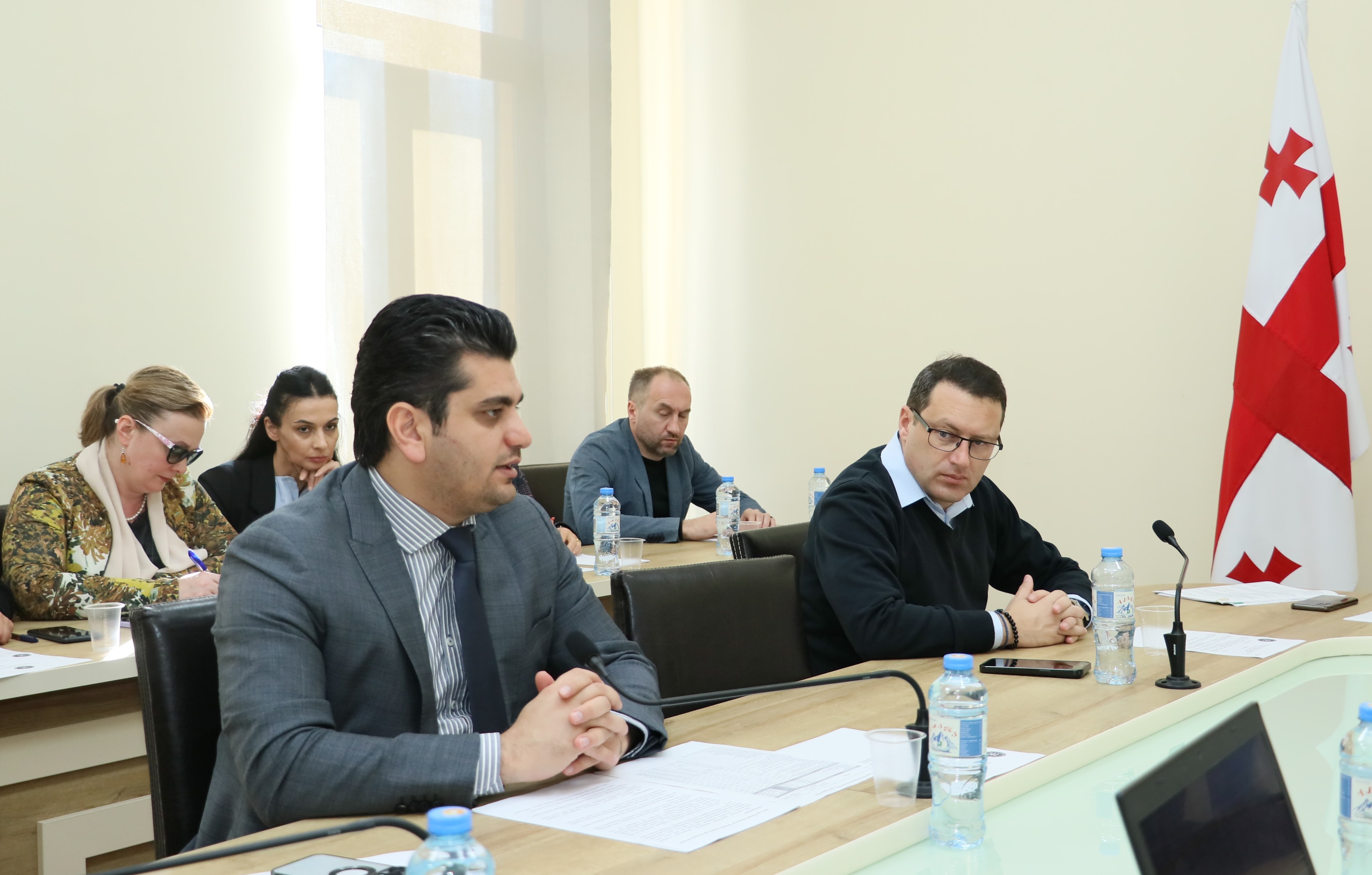 2024 წლის რესპუბლიკური ბიუჯეტის შესახებ კანონპროექტი საფინანსო-საბიუჯეტო და ეკონომიკურ საკითხთა  კომიტეტის სხდომაზე განიხილეს