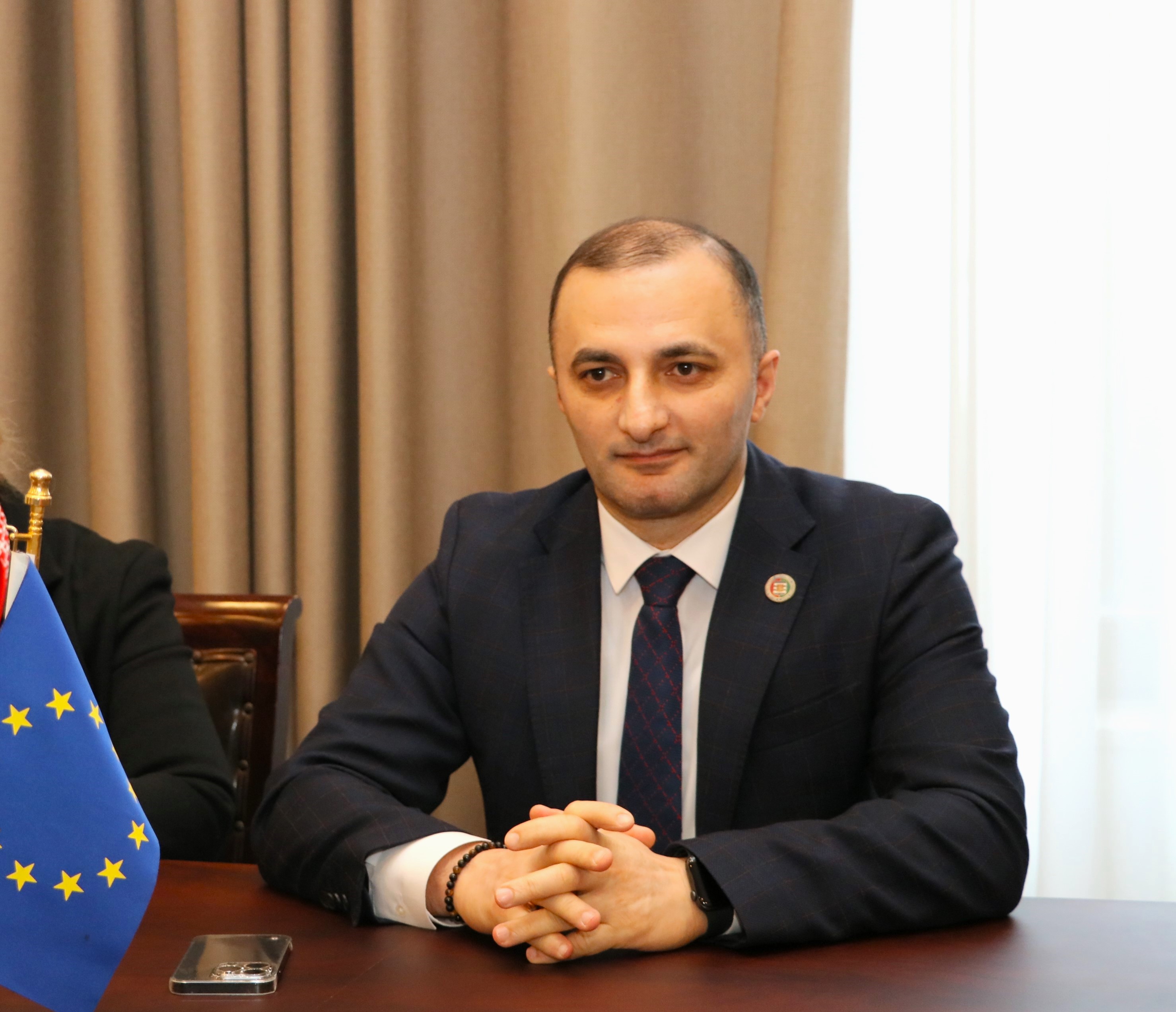 &nbsp;აჭარის უმაღლესი საბჭოს თავმჯდომარემ - დავით გაბაიძემ საქართველოში UNDP-ის მოქმედ ხელმძღვანელს - დაგლას უებს უმასპინძლა