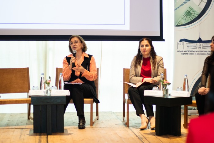 ბათუმში ქალთა ეკონომიკური გაძლიერების საკითხებზე კონფერენცია გაიმართა