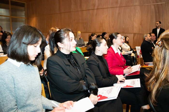 ბათუმში ქალთა ეკონომიკური გაძლიერების საკითხებზე კონფერენცია გაიმართა