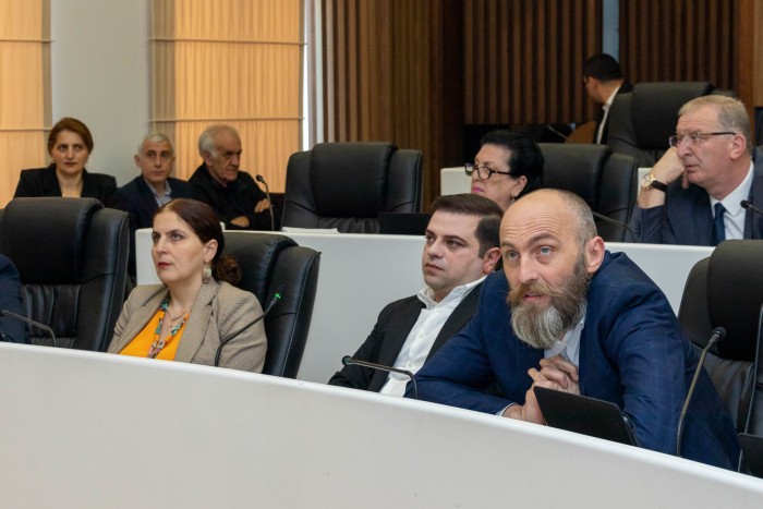 აჭარის უმაღლეს საბჭოში, „მინისტრის საათის“ ფორმატში, ფინანსთა და ეკონომიკის მინისტრს - ჯაბა ფუტკარაძეს მოუსმინეს