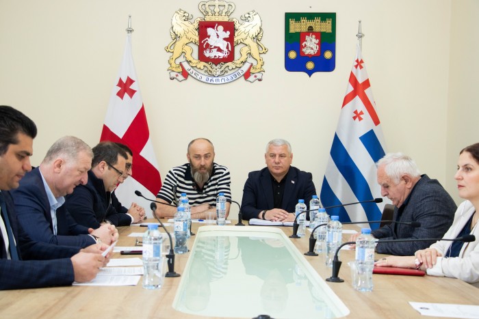 ორი კომიტეტის გაერთიანებულ სხდომაზე ფინანსთა და ეკონომიკის მინისტრს მოუსმინეს