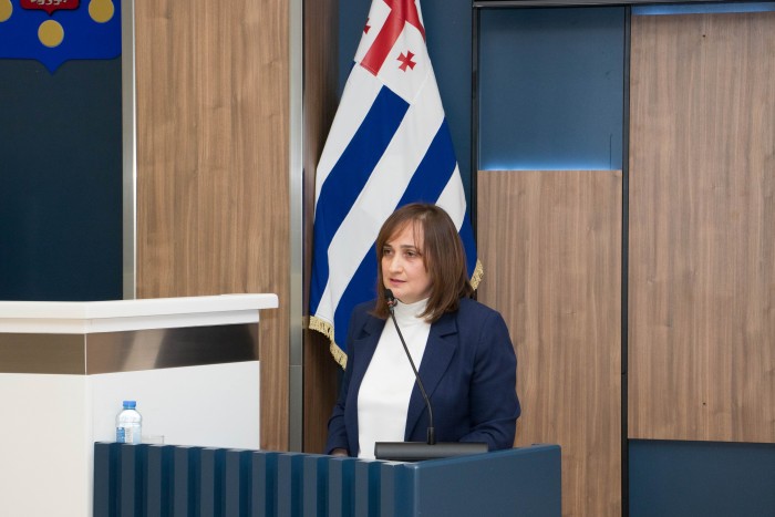 „მინისტრის საათის“ ფორმატში განათლების, კულტურისა და სპორტის მინისტრს - მაია ხაჯიშვილს მოუსმინეს