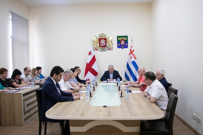 კომიტეტებმა სამინისტროებისა და უწყებების ძირითადი მონაცემებისა და მიმართულებების შესახებ ინფორმაცია მოისმინეს