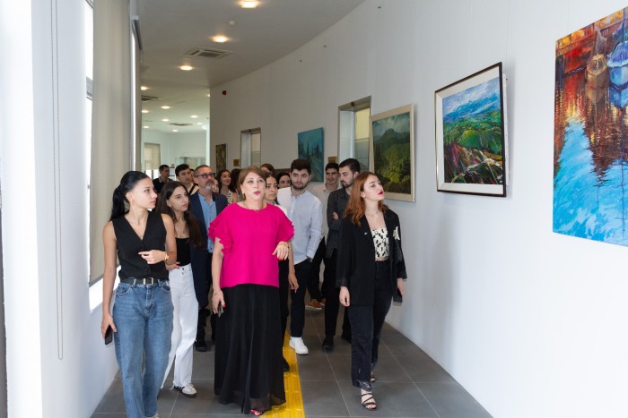 დავით გაბაიძე, პროექტის - „ვიზიტები სახელმწიფო უწყებებში“ მონაწილე სტუდენტებს შეხვდა