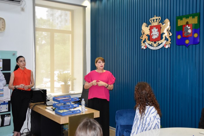 დავით გაბაიძე, პროექტის - „ვიზიტები სახელმწიფო უწყებებში“ მონაწილე სტუდენტებს შეხვდა