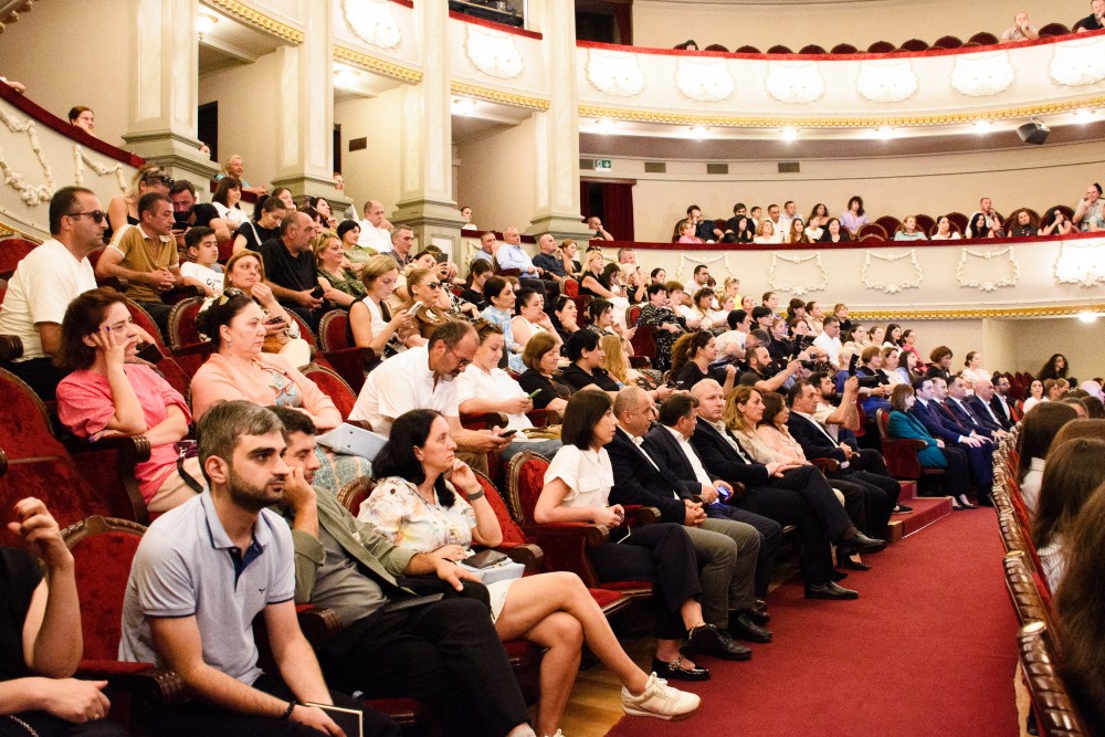 საგნობრივ ოლიმპიადასა და კონკურსებში გამარჯვებულების დაჯილდოება 