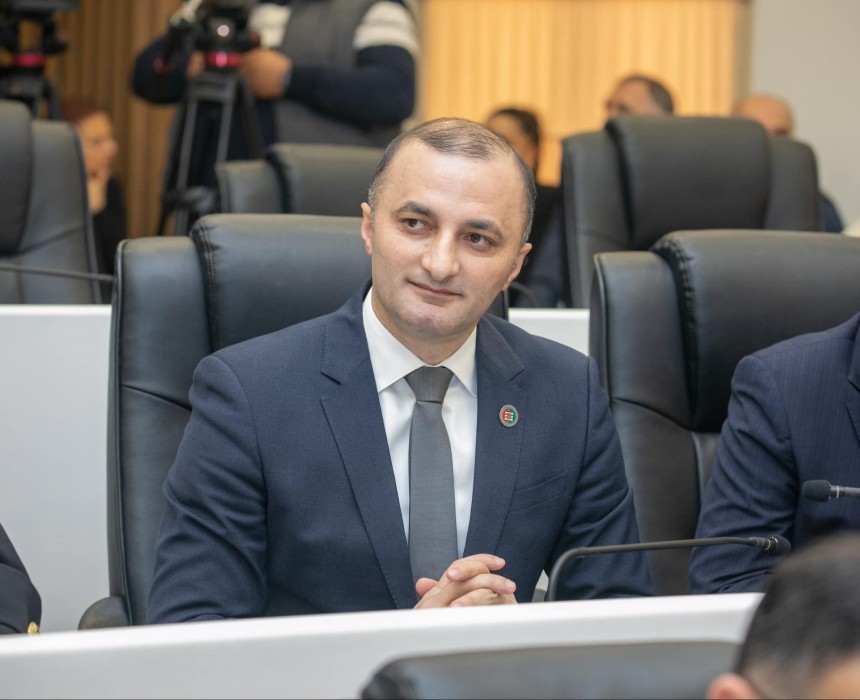 ახალარჩეული უმაღლესი საბჭოს პირველი სხდომა გაიმართა