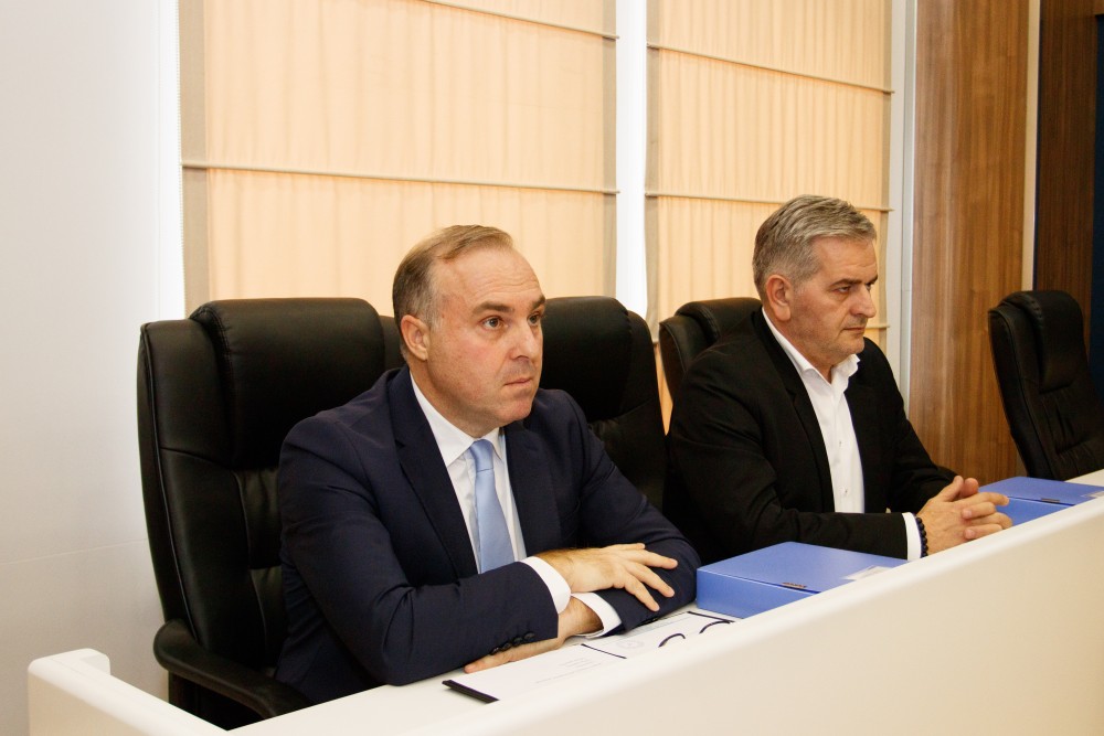 ახალარჩეული უმაღლესი საბჭოს პირველი სხდომა გაიმართა