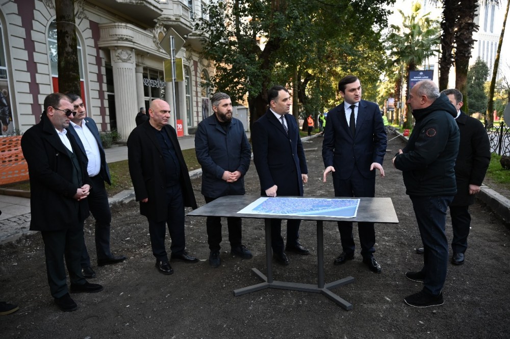 ბათუმში რუსთაველისა და გოგებაშვილის ქუჩების რეაბილიტაცია დაიწყო