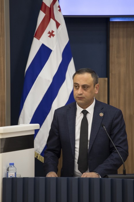 აჭარის უმაღლეს საბჭოში 6 დეპუტატს უფლებამოსილება ვადამდე შეუწყდა