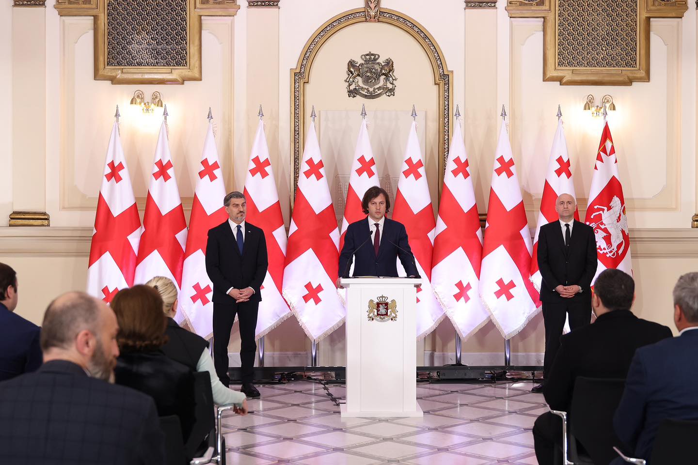 საქართველოს პრეზიდენტმა აჭარის უმაღლეს საბჭოს მთავრობის თავმჯდომარის თანამდებობაზე დასამტიკცებლად სულხან თამაზაშვილის კანდიდატურა წარუდგინა