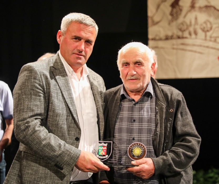  ხულოში ღვაწლმოსილი ადამიანები დააჯილდოვეს