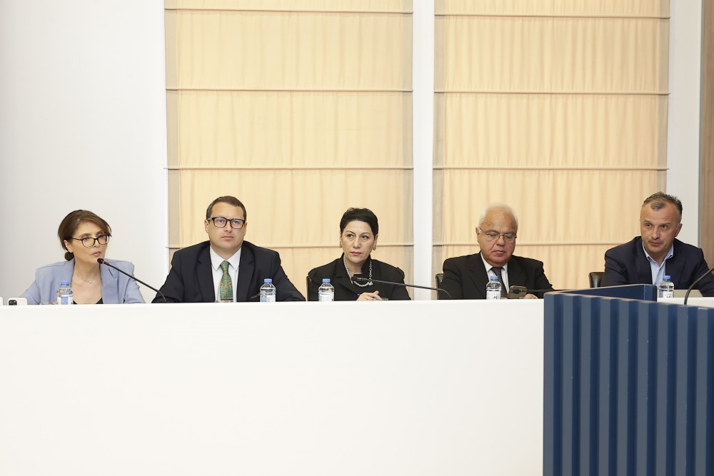 აჭარის უმაღლეს საბჭოში საქართველოს პარლამენტის კულტურის კომიტეტის გასვლითი სხდომა გაიმართა 