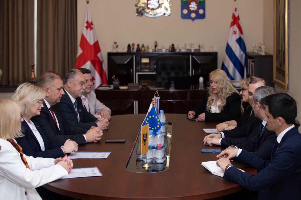 აჭარის უმაღლეს საბჭოში პოლონეთის დელეგაციას უმასპინძლეს