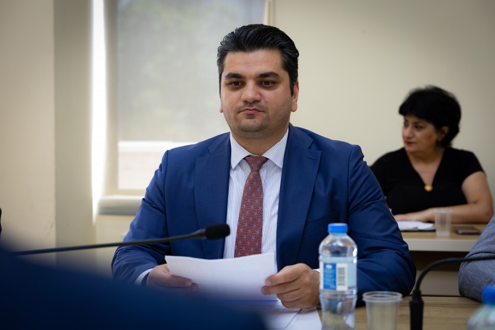 აგრარულ და გარემოს დაცვის საკითხთა კომიტეტის სხდომა