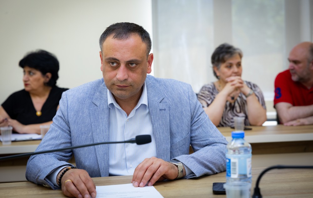 აგრარულ და გარემოს დაცვის საკითხთა კომიტეტის სხდომა