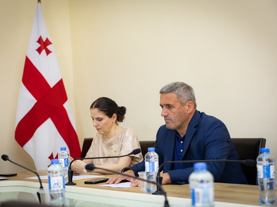 აგრარულ და გარემოს დაცვის საკითხთა კომიტეტის სხდომა