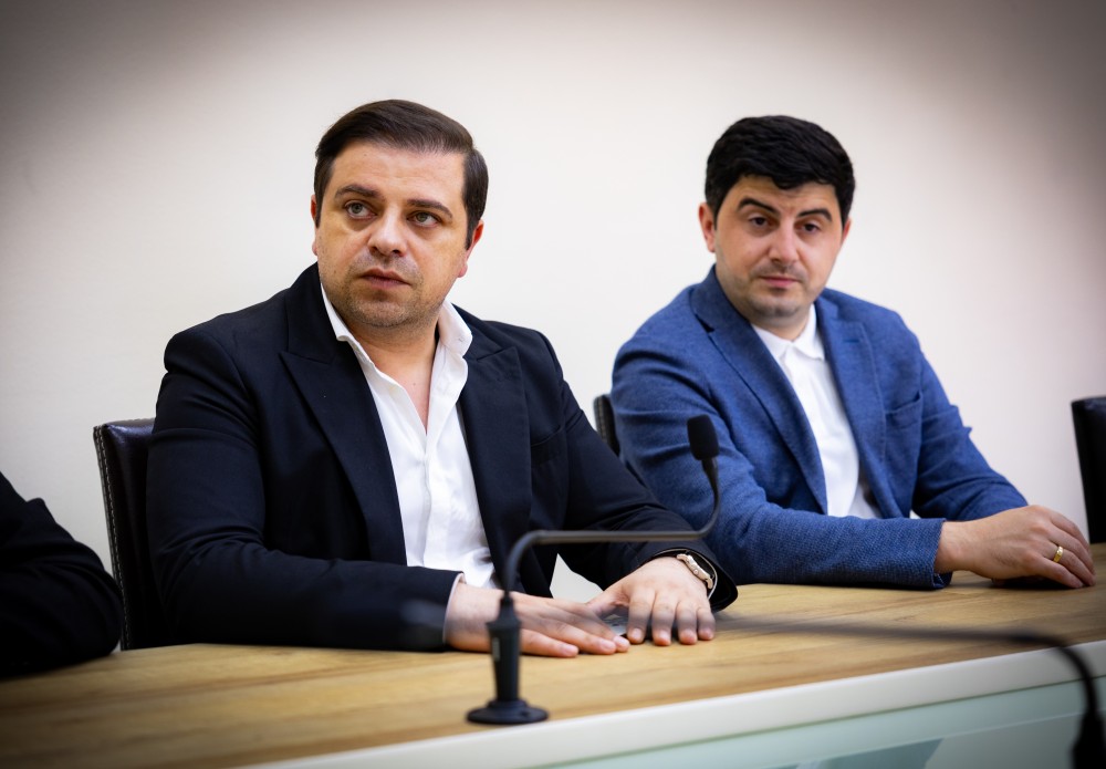     ბიუროს სხდომა