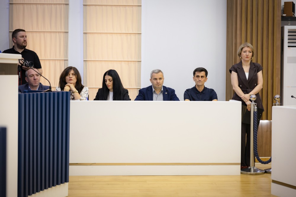 პარტია „გახარია საქართველოსთვის“ წევრებს სადეპუტატო უფლებამოსილება ვადამდე შეუწყდათ