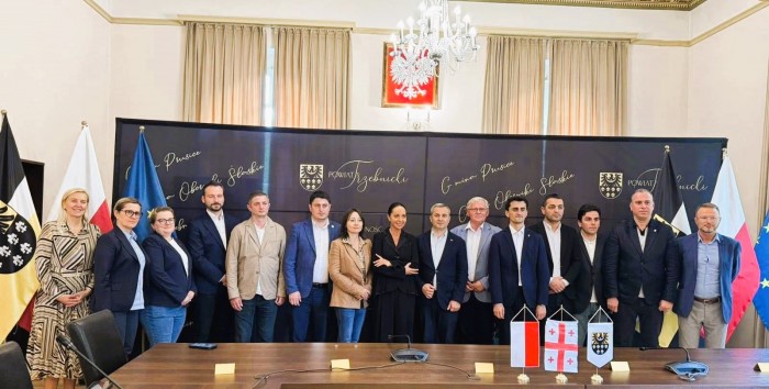 უმაღლესი საბჭოს აპარატსა და ქვემო სილეზიის სავოევოდოს მარშალის ოფისს შორის  ურთიერთგაგების მემორანდუმი გაფორმდა