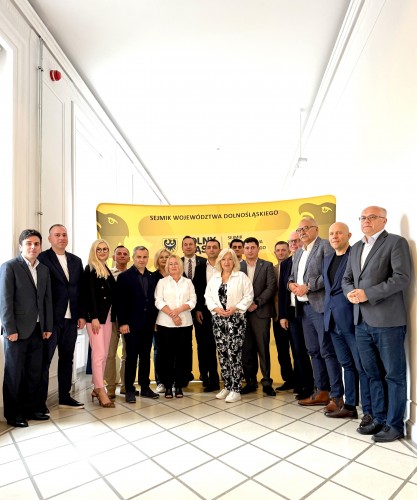 უმაღლესი საბჭოს აპარატსა და ქვემო სილეზიის სავოევოდოს მარშალის ოფისს შორის  ურთიერთგაგების მემორანდუმი გაფორმდა