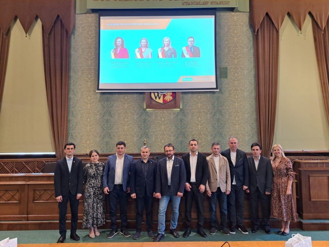 უმაღლესი საბჭოს აპარატსა და ქვემო სილეზიის სავოევოდოს მარშალის ოფისს შორის  ურთიერთგაგების მემორანდუმი გაფორმდა