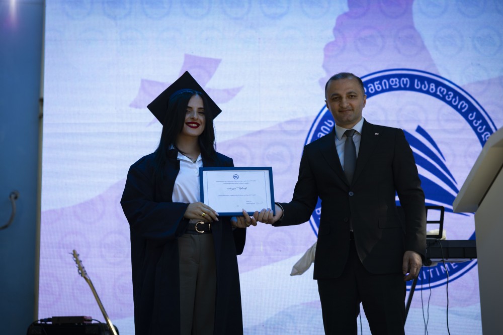 დავით გაბაიძემ მომავალ მეზღვაურებს ახალი სასწავლო წლის დაწყება მიულოცა