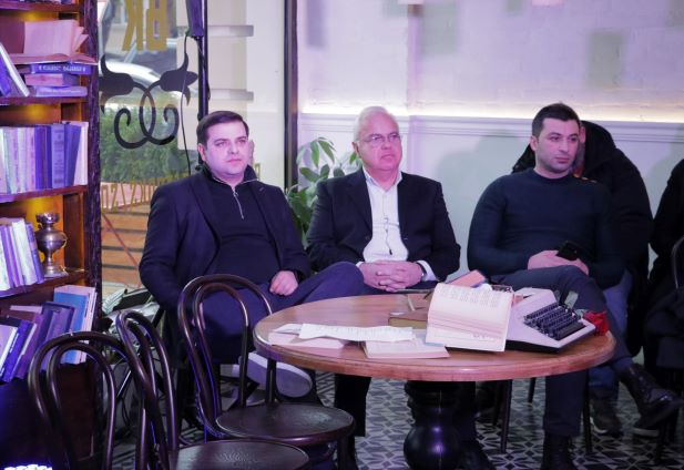 წამყვანი კომიტეტი კონსტიტუციური კანონის პროექტს მხარს უჭერს